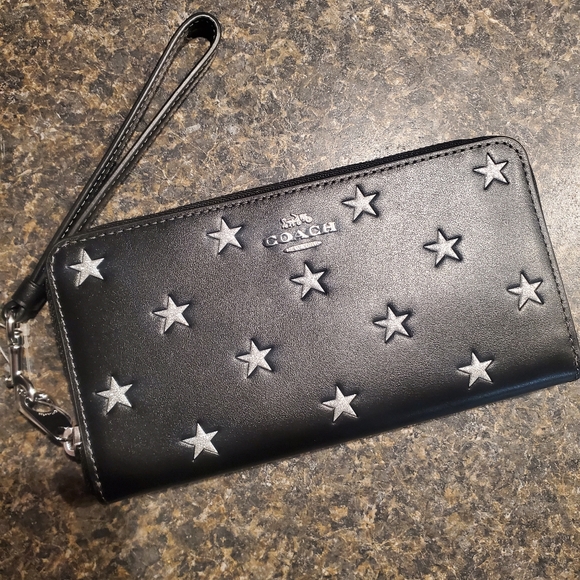 COACH Smooth Black Leather Silver Star Print Zip Around Wristlet Wallet - Picture 5 of 9